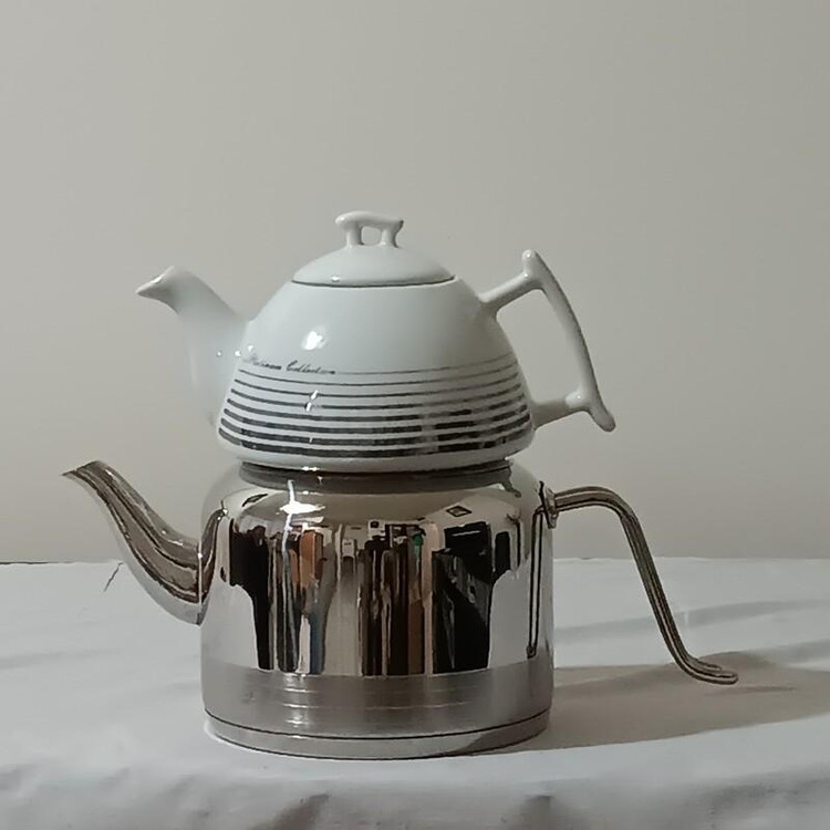 کتری استیل دسته عصایی به همراه قوری چینی